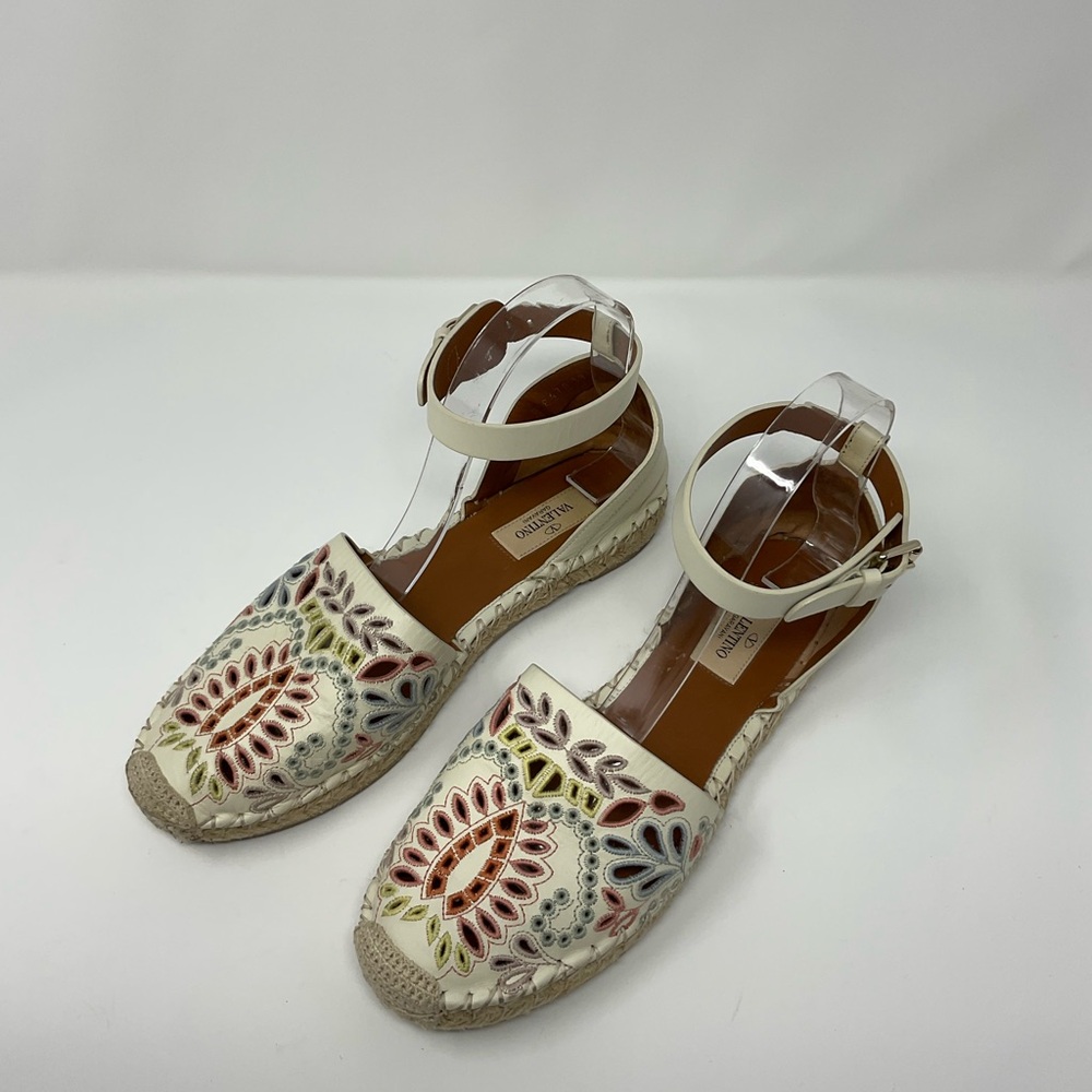 Valentino Cream Leather Floral Embroidered Ankle Strap Espadrille Flats - Picture 4 of 13